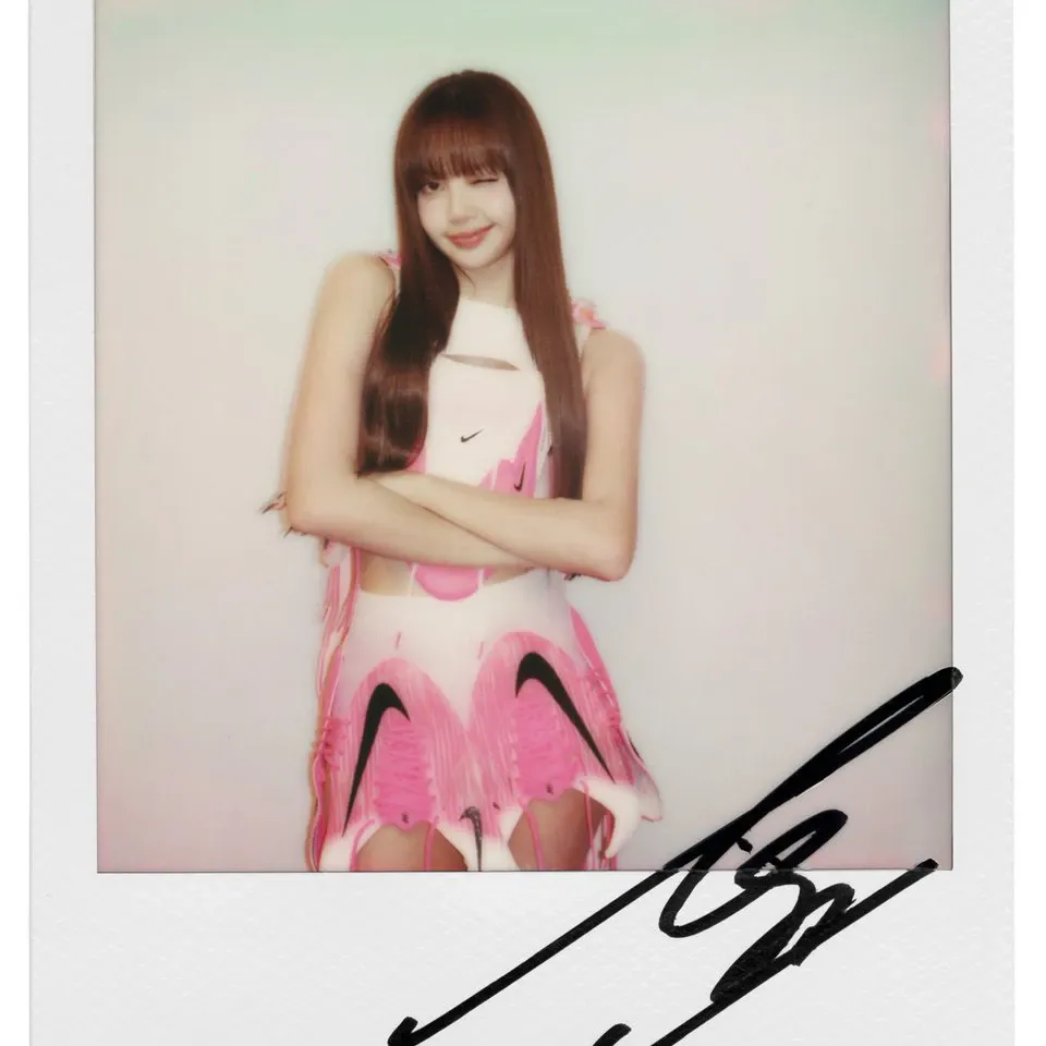 Foto terbaru Lisa (BLACKPINK)