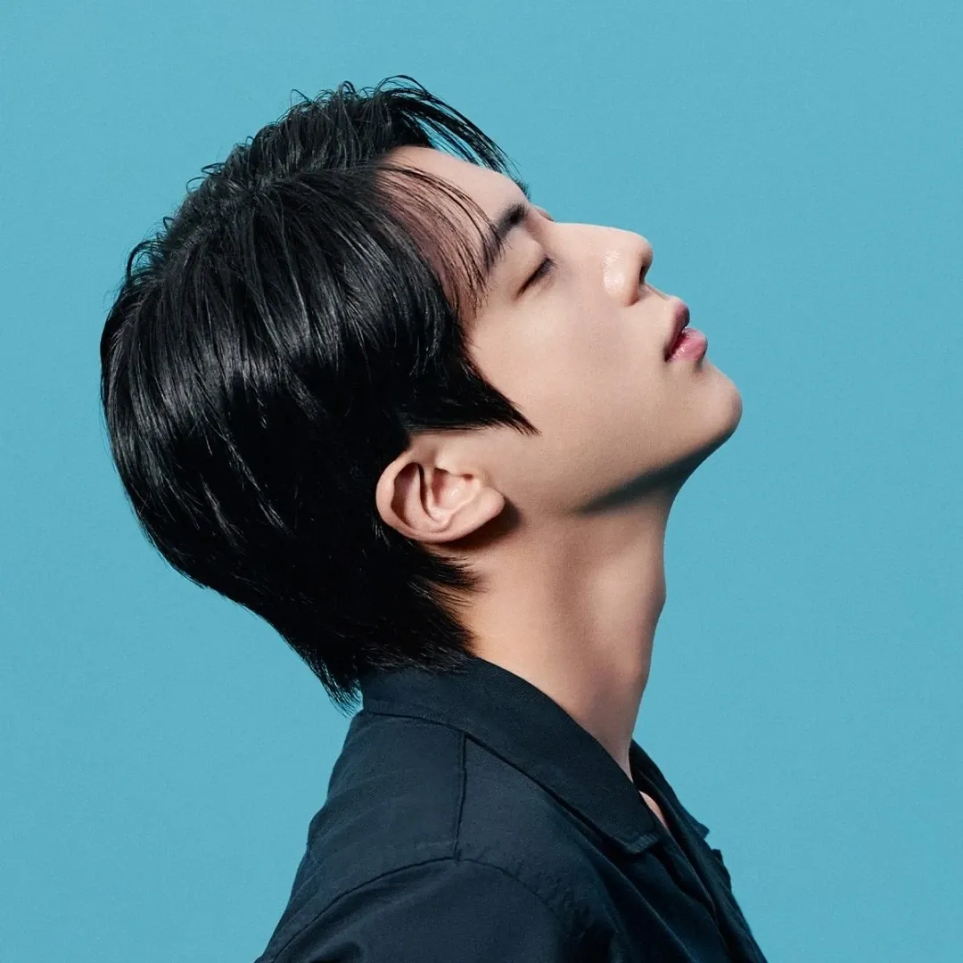 Foto aktivitas terbaru Jin (BTS)