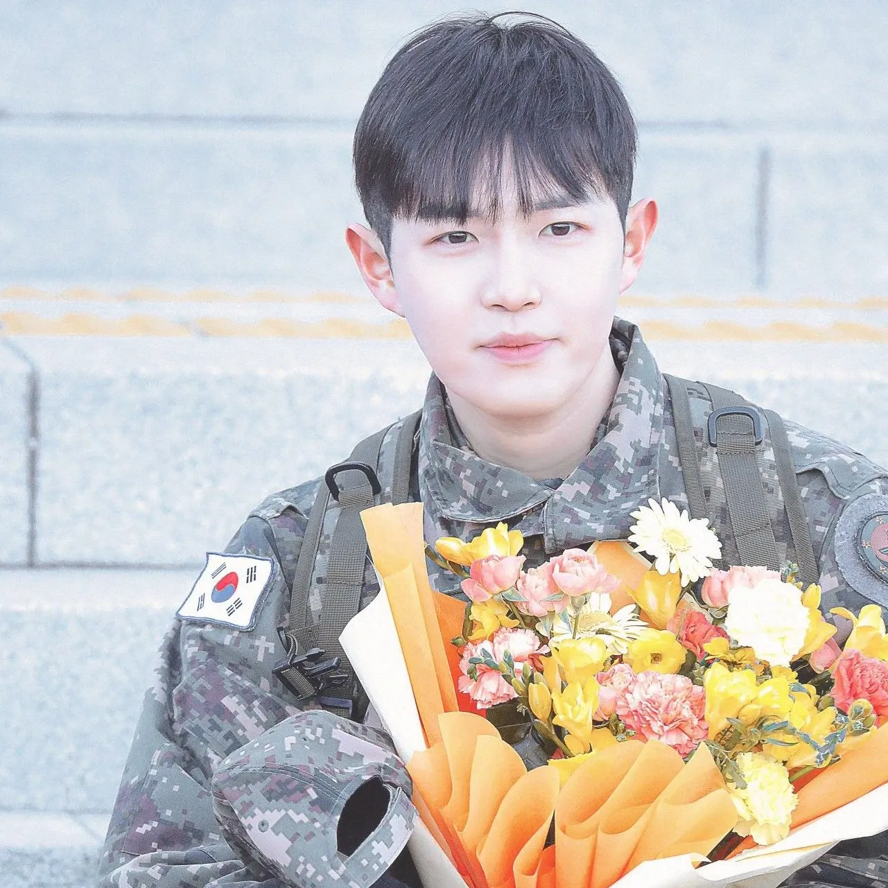 Behind-the-scenes cut of Kim Jaehwan