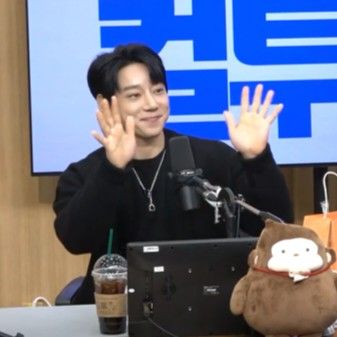 Behind-the-scenes cut of Hwang Chiyeol