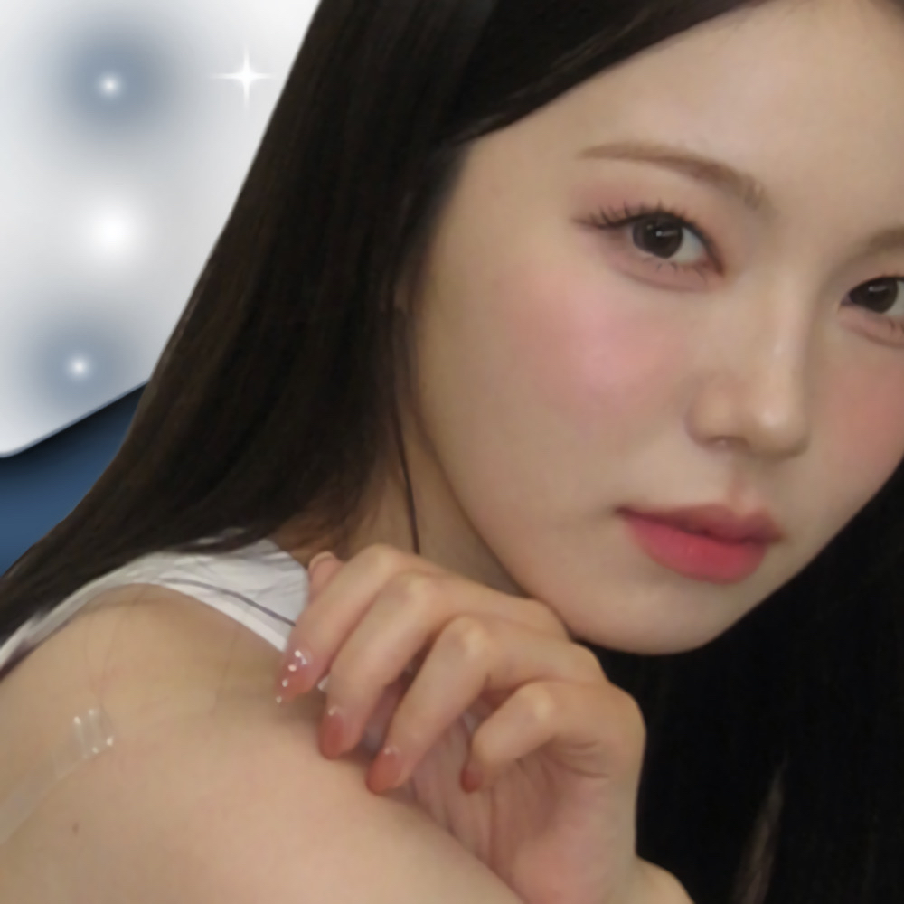 Latest photo of Ayaka (NiziU)