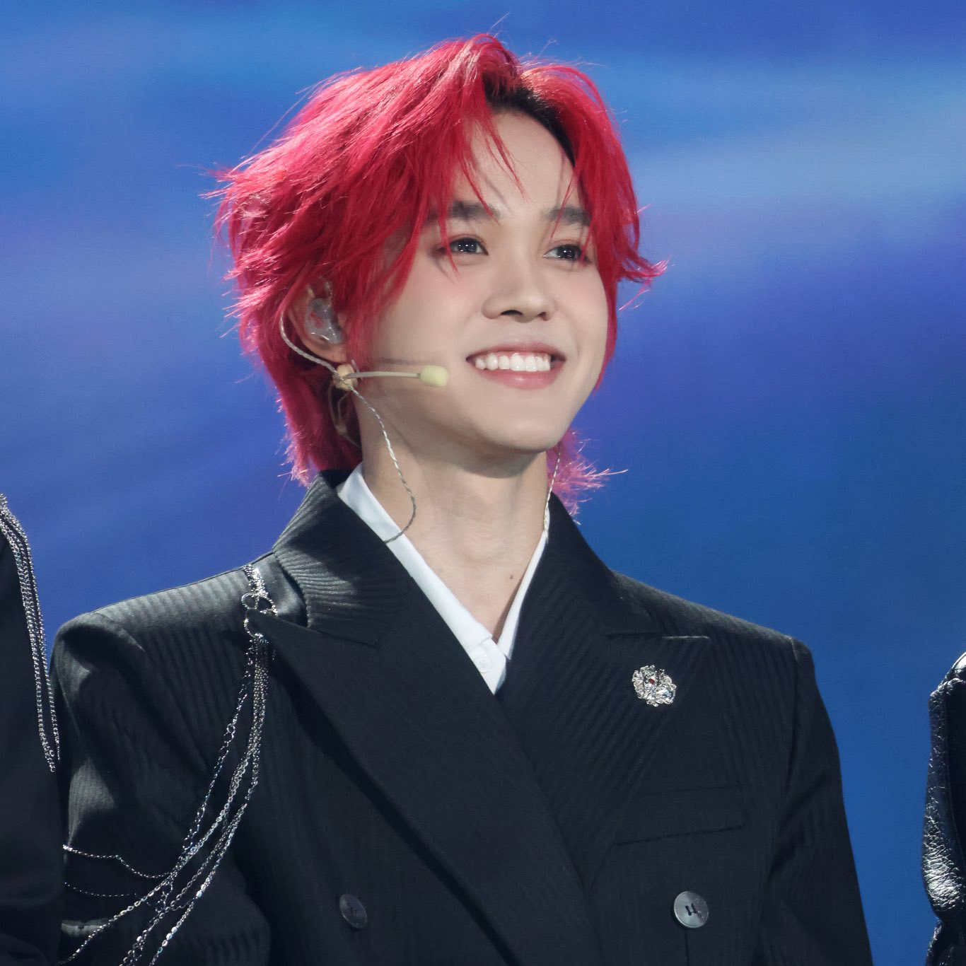 A moment captured by THI-O (NexT1DE)'s fan