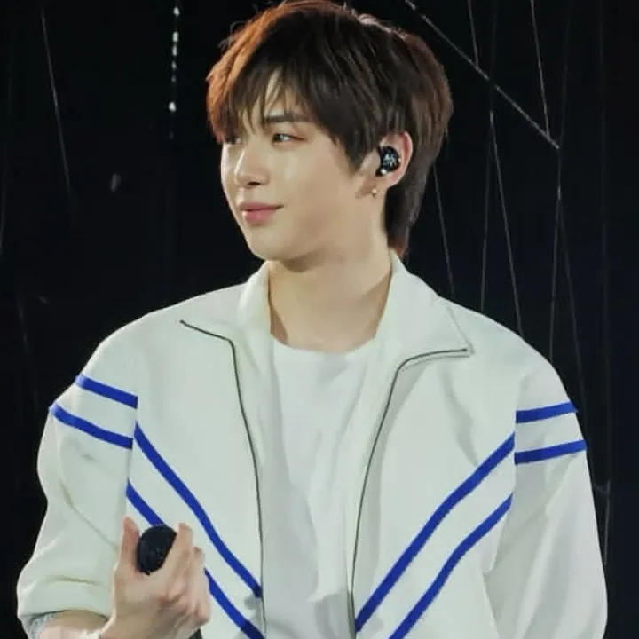 Behind-the-scenes cut of Kang Daniel