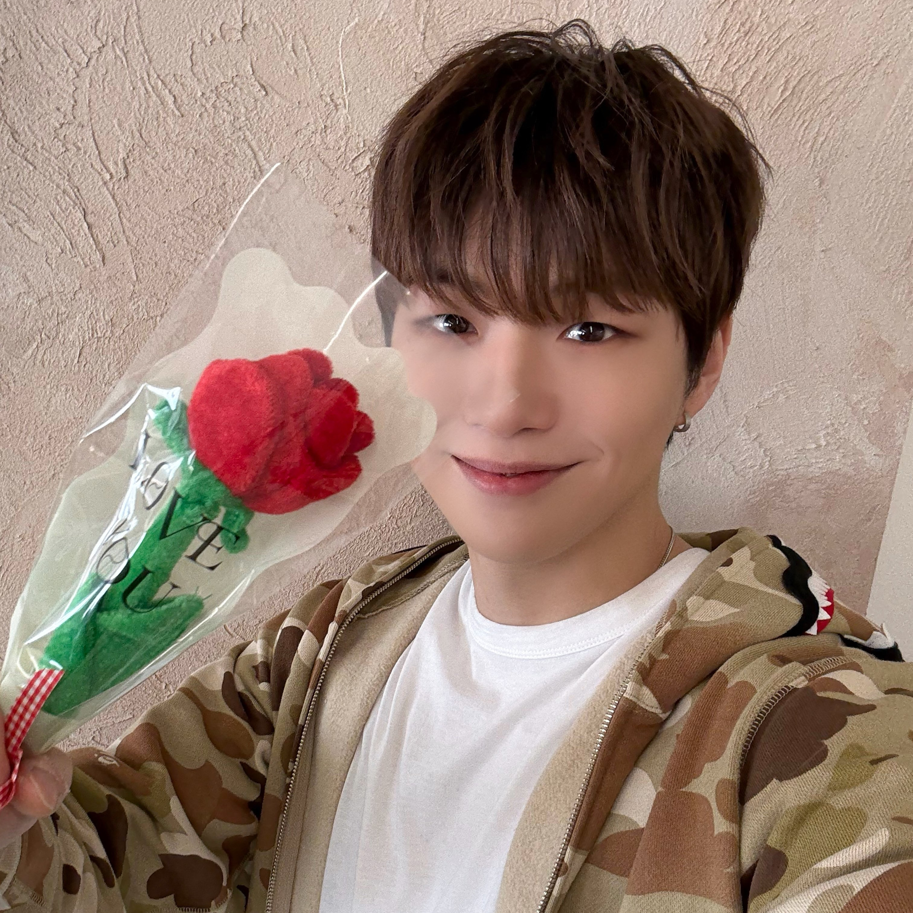 강다니엘 최근 활동샷