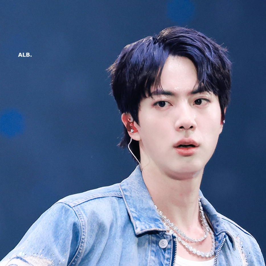 Potret di balik layar Jin (BTS)