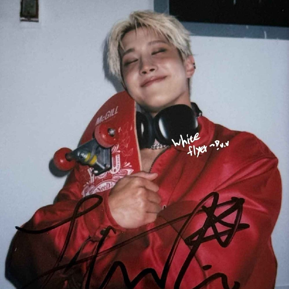 Behind-the-scenes cut of Jinjin (ASTRO)