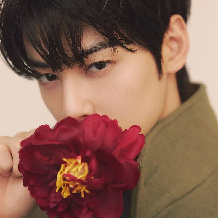 Recent activity shot of Eunwoo (ASTRO)