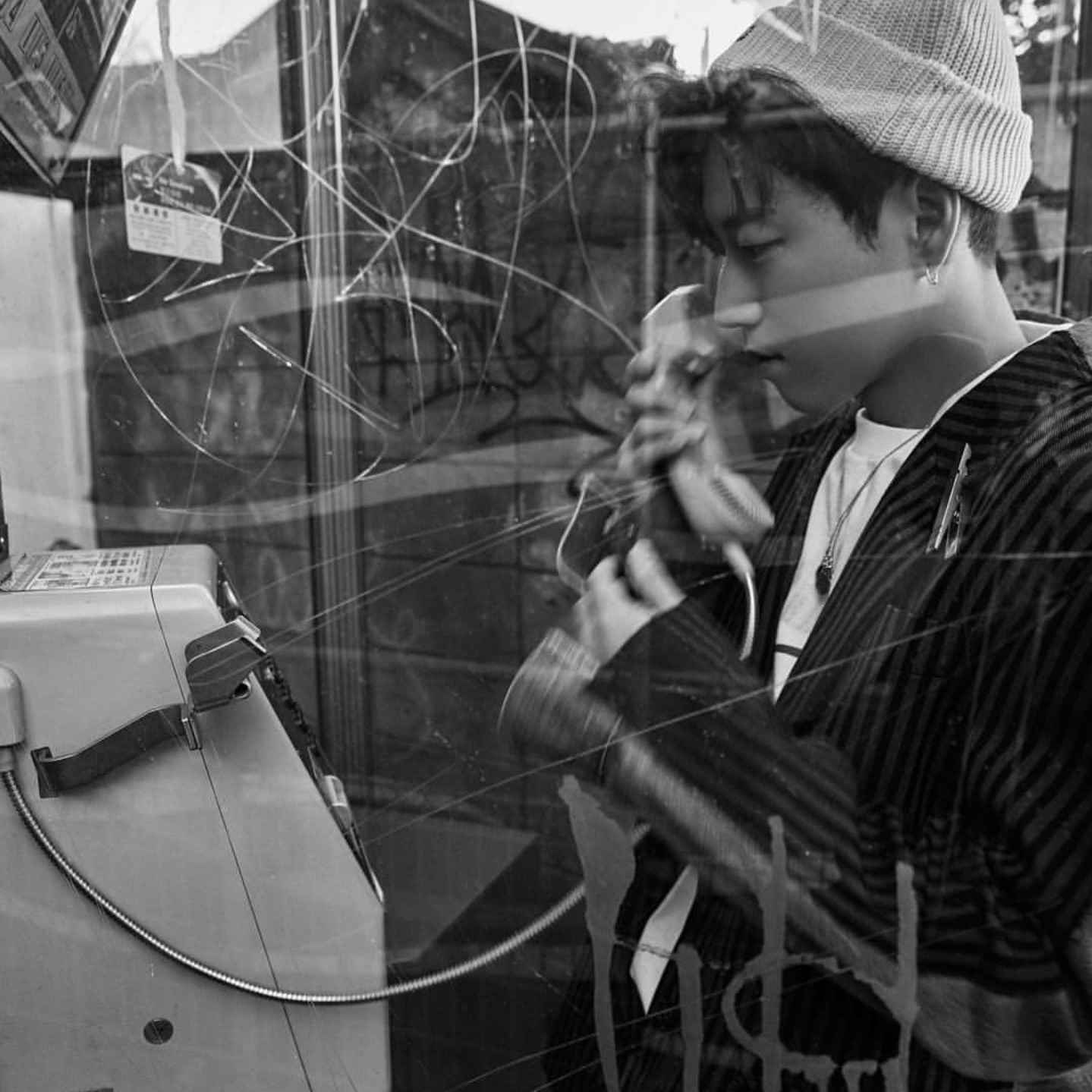 Behind-the-scenes cut of SECHSKIES