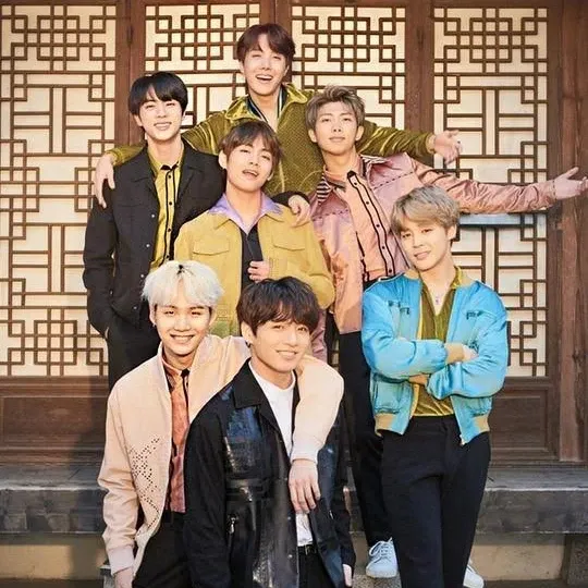 Behind-the-scenes cut of BTS