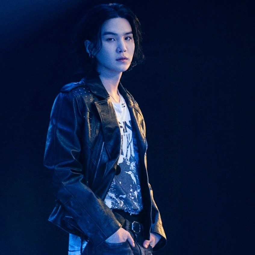 Foto aktivitas terbaru SUGA (BTS)