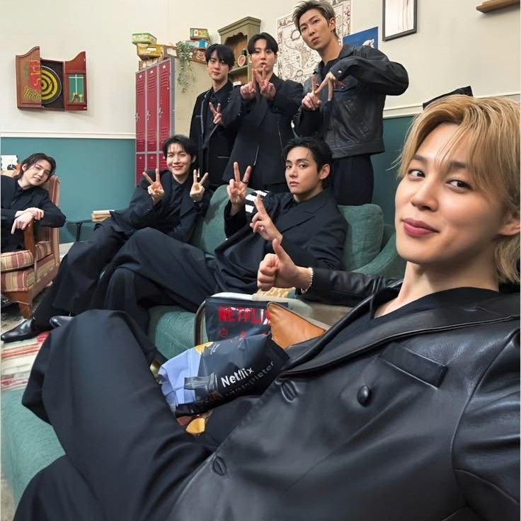 Behind-the-scenes cut of BTS