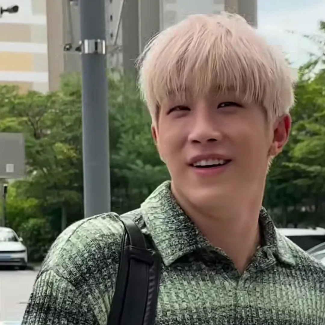 Latest photo of Jinjin (ASTRO)