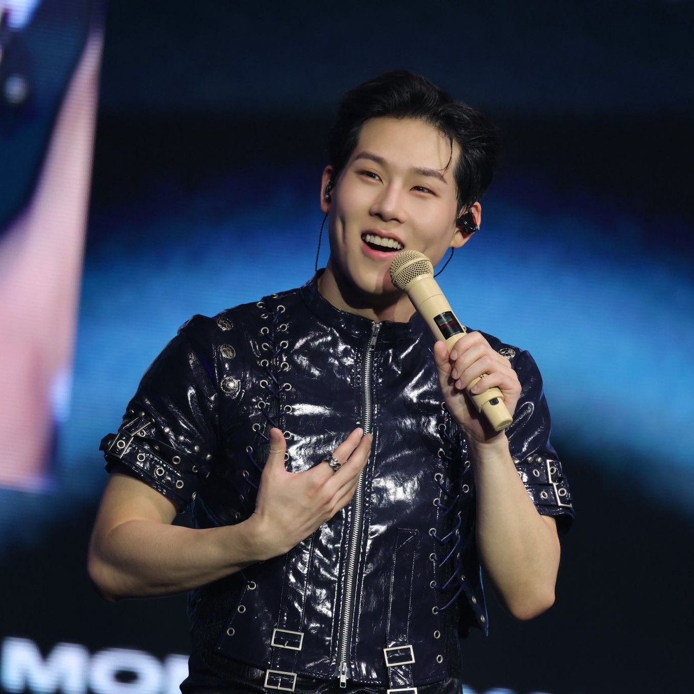 Foto aktivitas terbaru MONSTA X