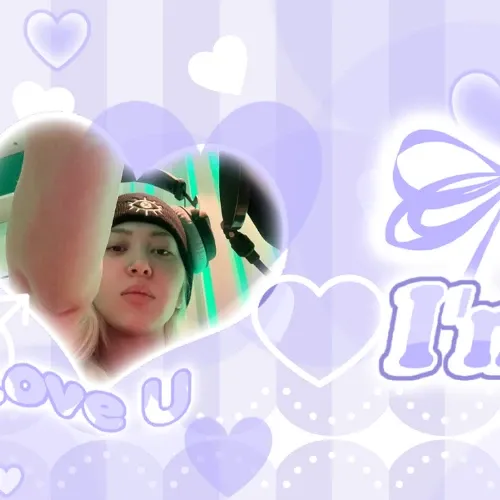 A moment captured by AleXa's fan