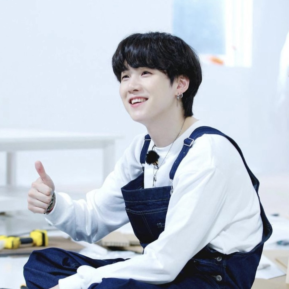 Behind-the-scenes cut of SUGA (BTS)