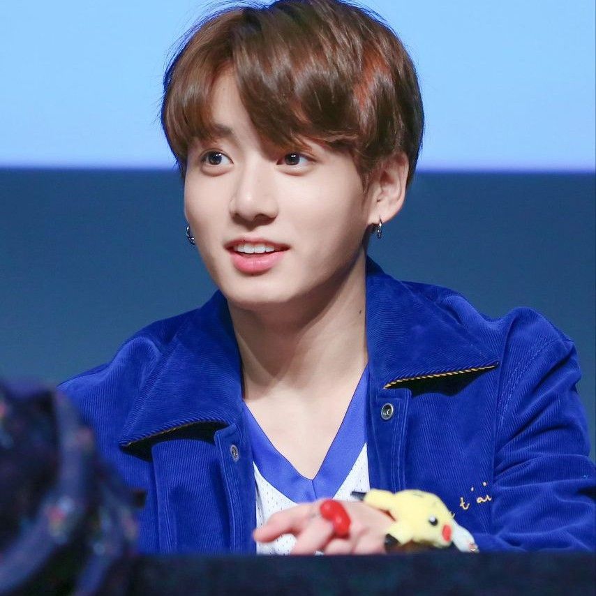 Foto aktivitas terbaru Jungkook (BTS)