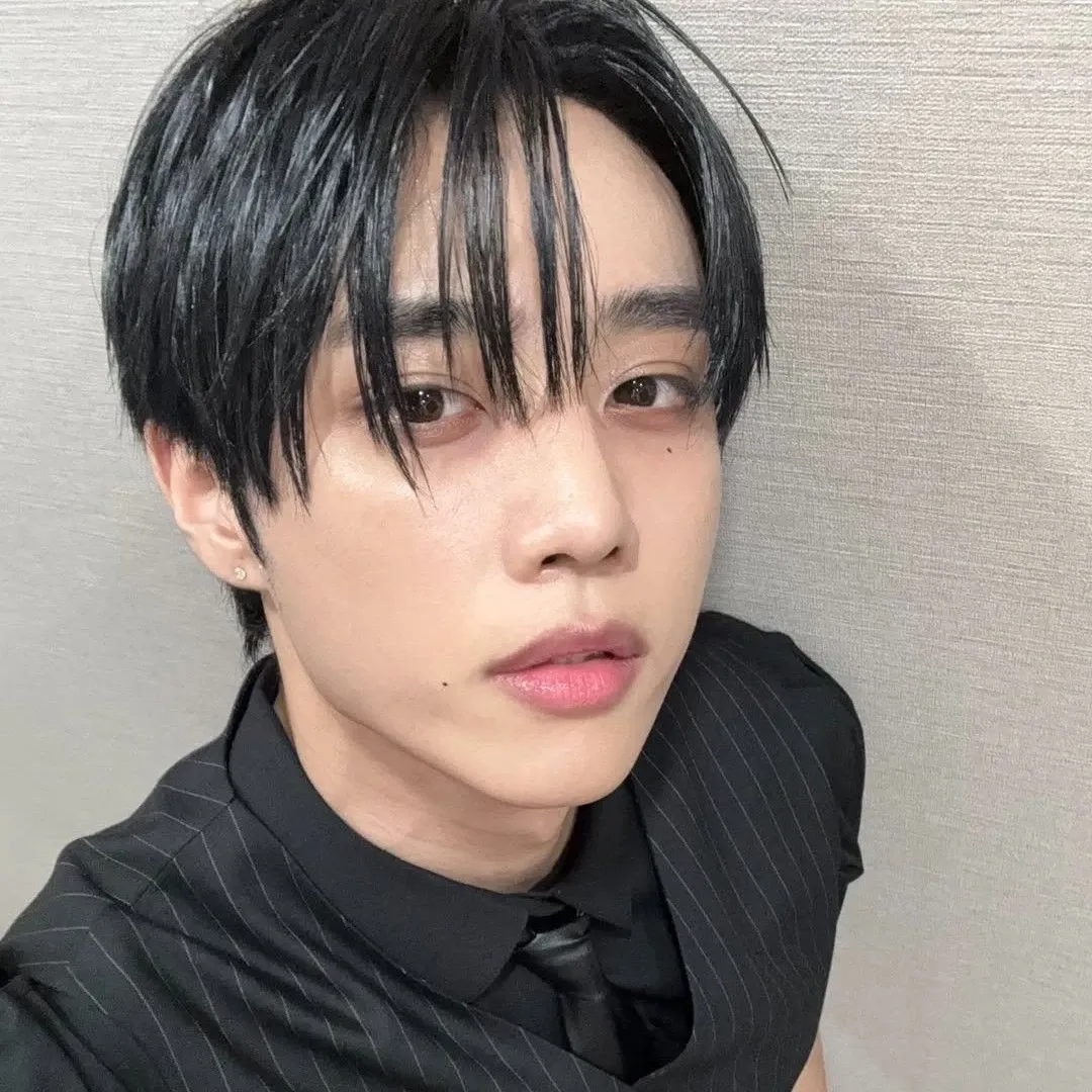 Behind-the-scenes cut of Sunwoo (THE BOYZ)