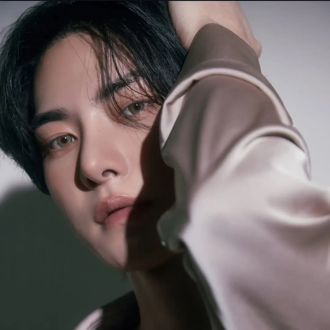 Behind-the-scenes cut of Hur Hyunjun