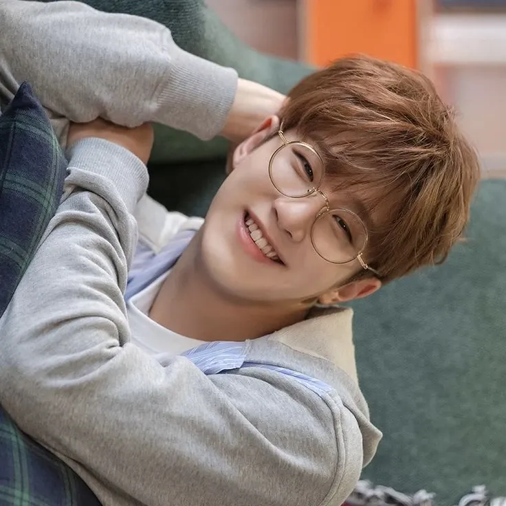 Behind-the-scenes cut of Jinjin (ASTRO)