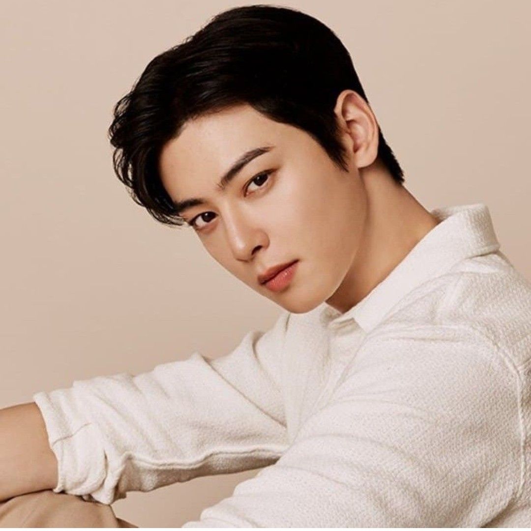 Recent activity shot of Eunwoo (ASTRO)