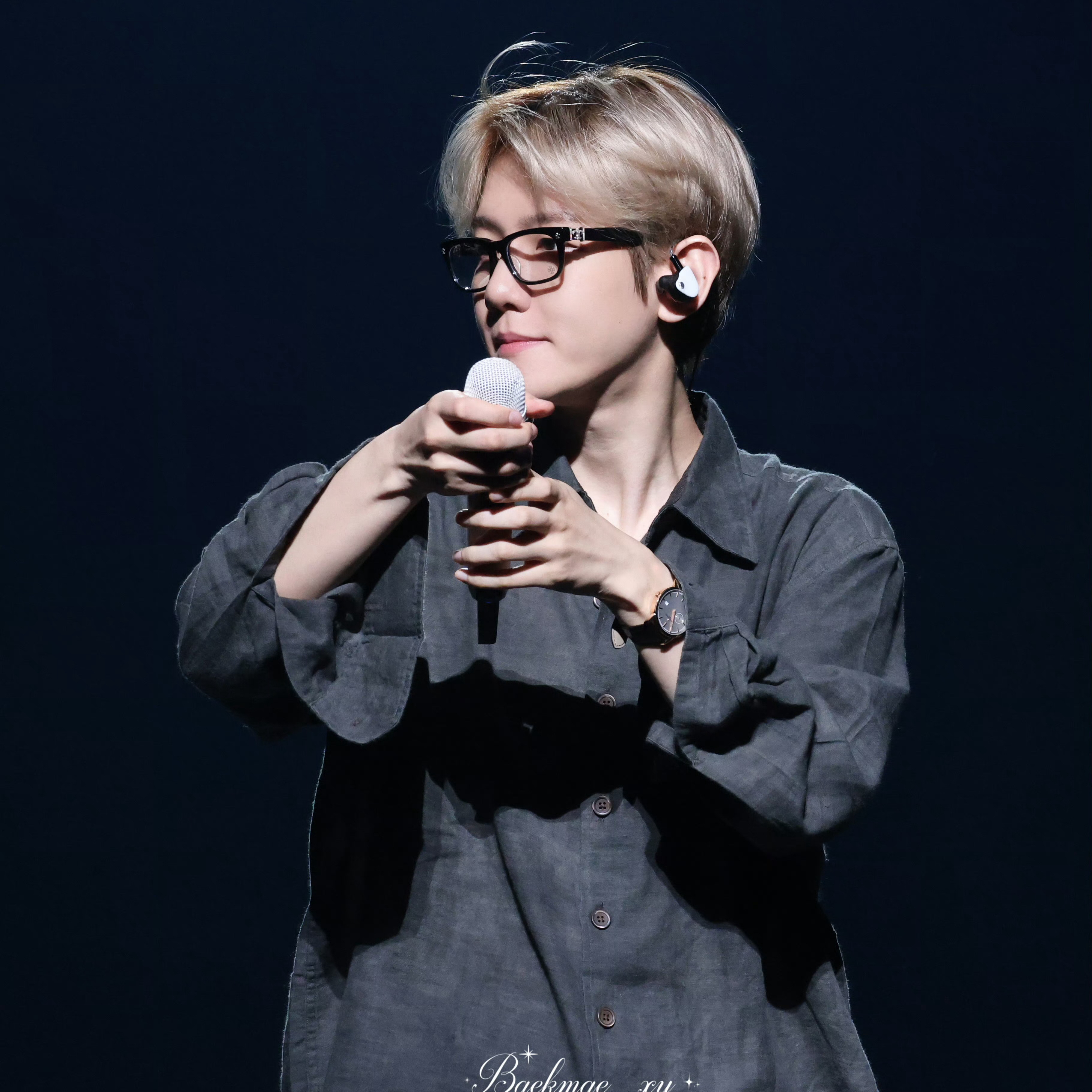 A moment captured by Baekhyun (EXO)'s fan