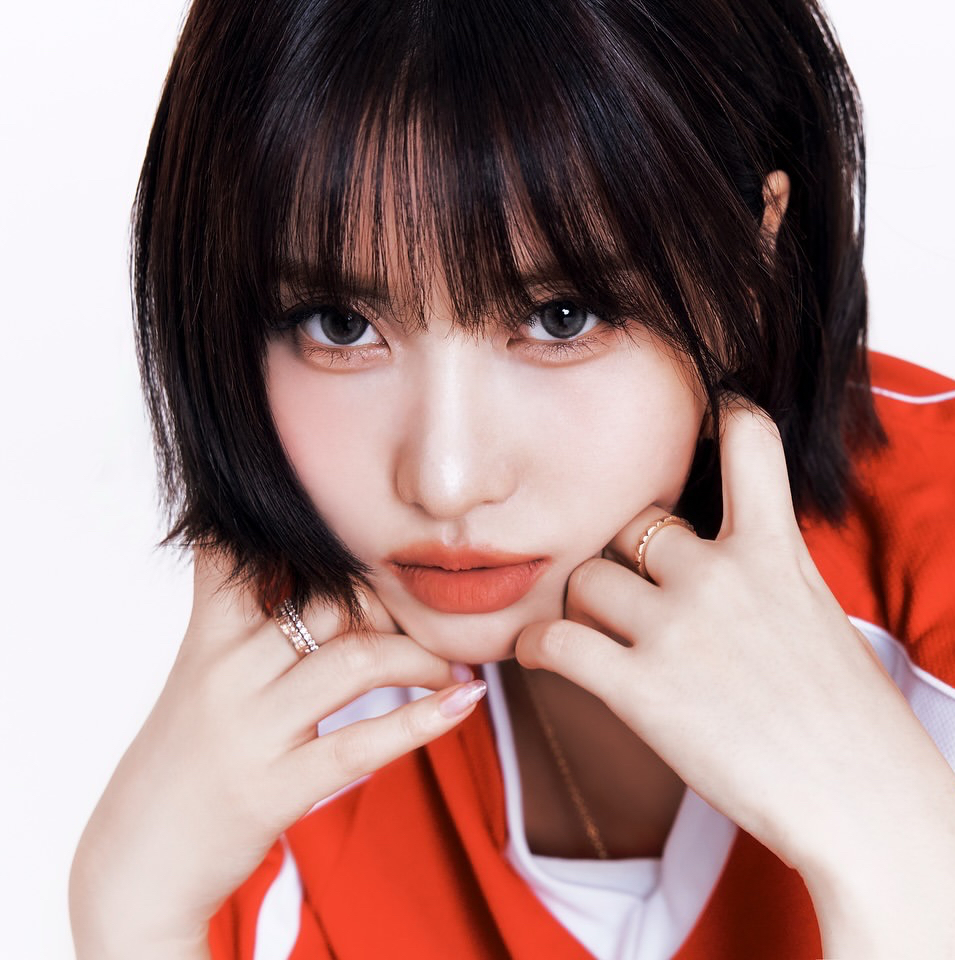 Foto aktivitas terbaru Momo (TWICE)