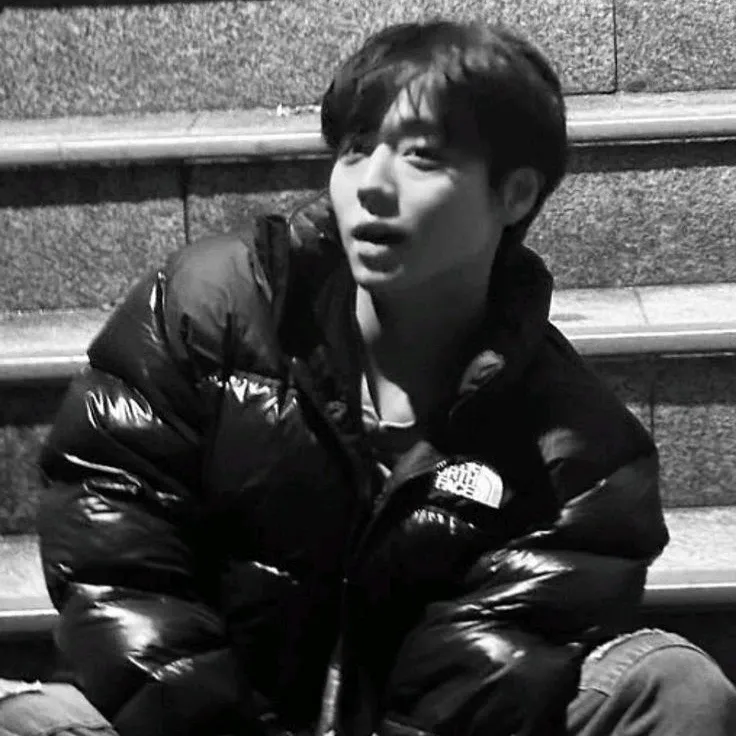 Behind-the-scenes cut of Hwang Minhyun