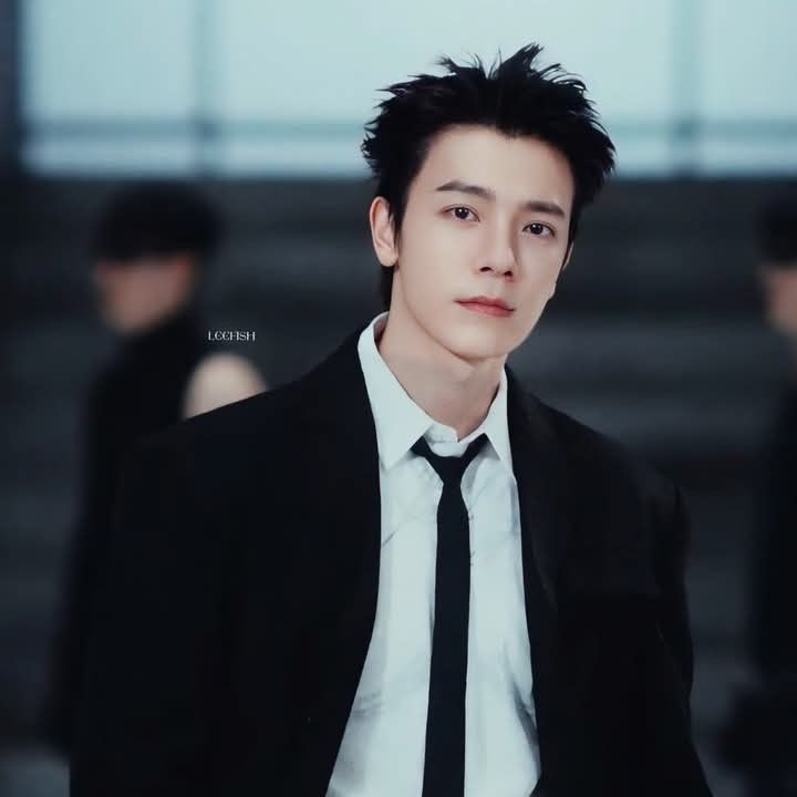 Latest photo of Donghae (Super Junior)