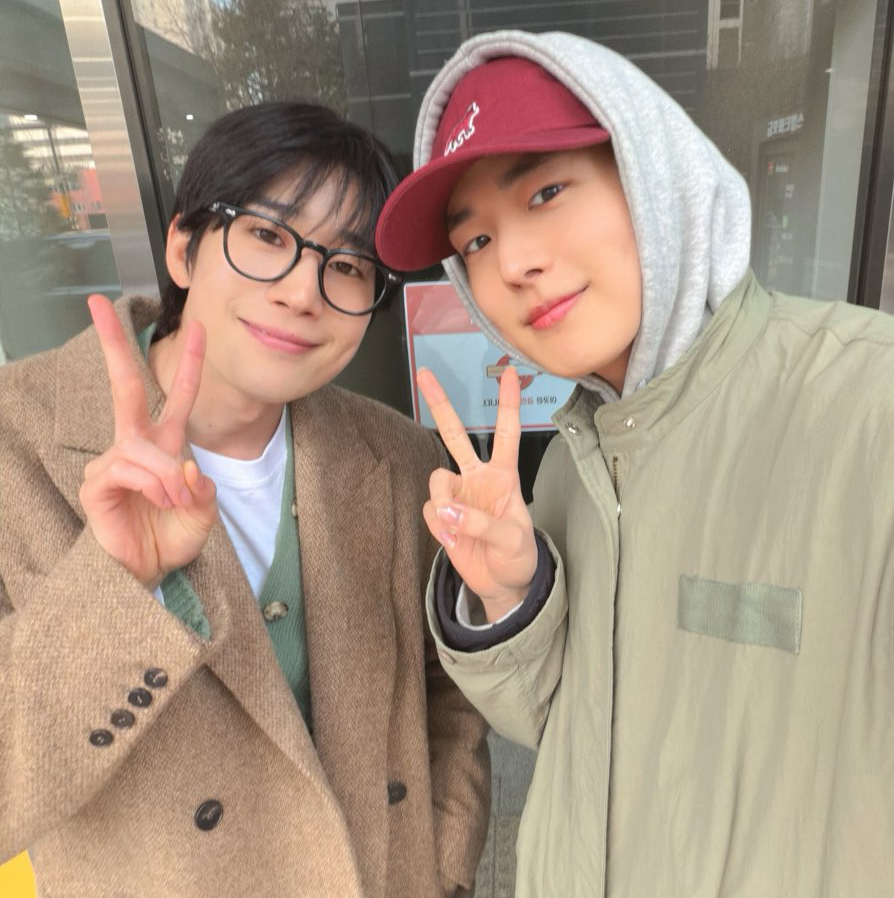 A moment captured by Choi Byungchan's fan