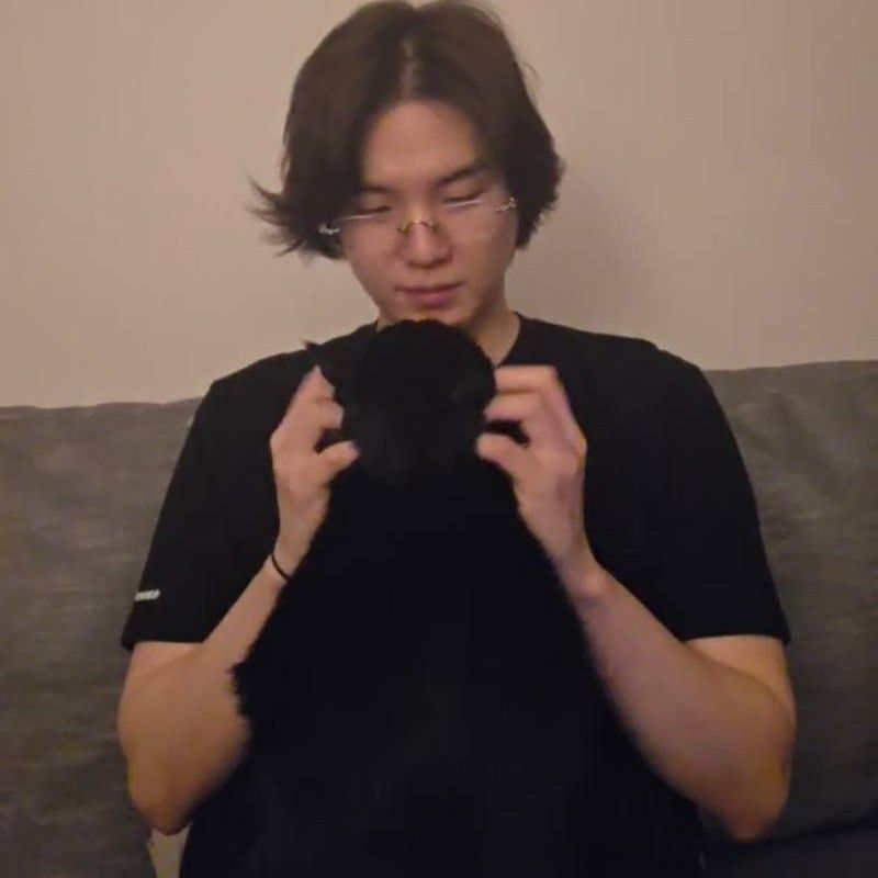 슈가 (방탄소년단) 최근 활동샷