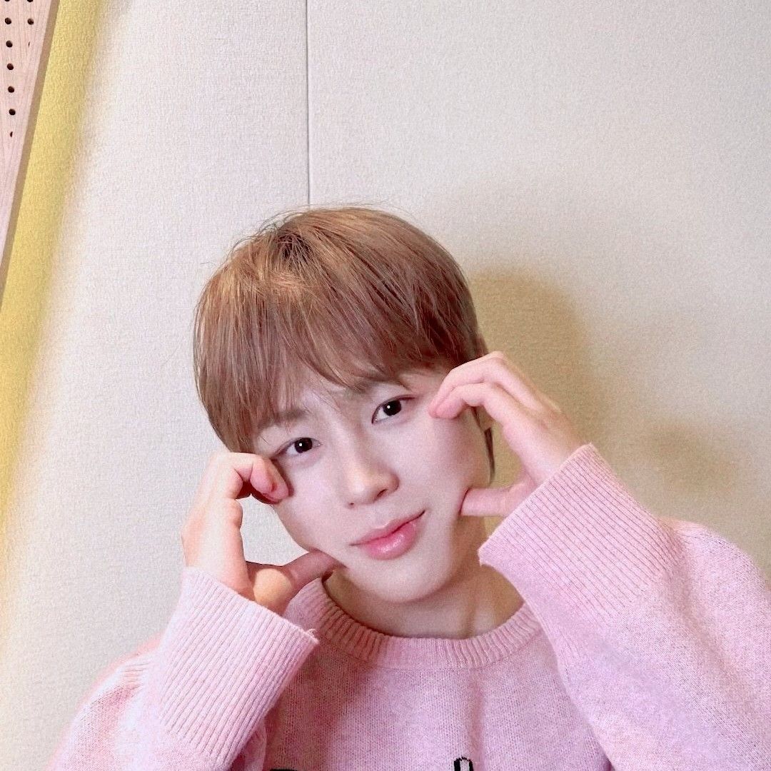 Behind-the-scenes cut of Ha Sungwoon