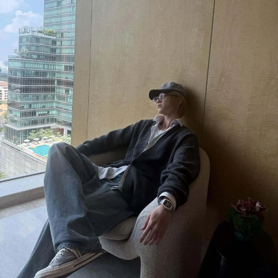 Behind-the-scenes cut of The 8 (SEVENTEEN)