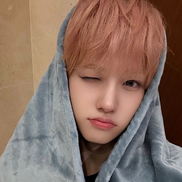 粉絲喜愛的樸週元 (AHOF)人氣頭像