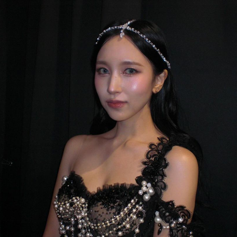 Momen yang diabadikan oleh penggemar Mina (TWICE)