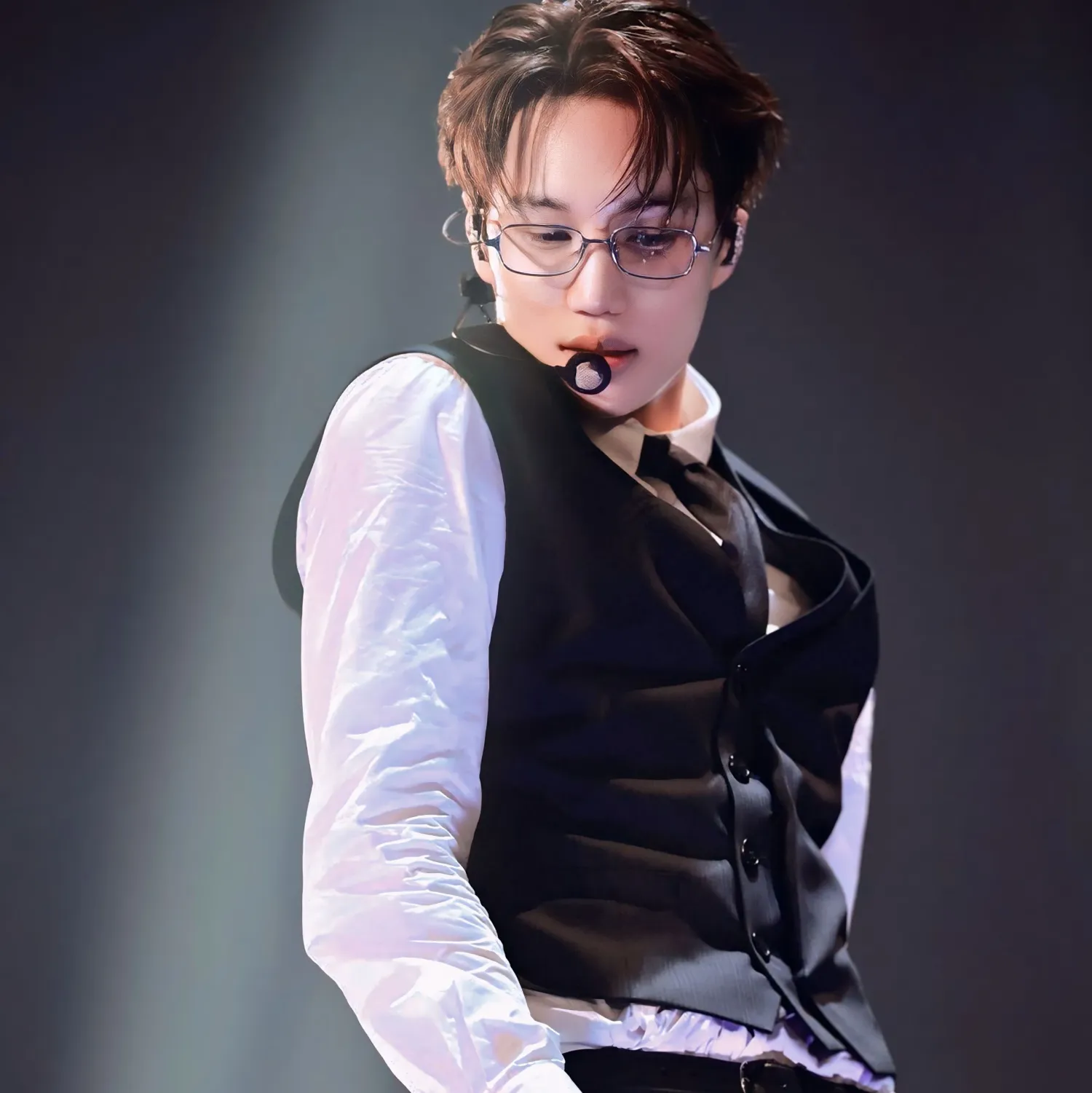 Behind-the-scenes cut of EXO