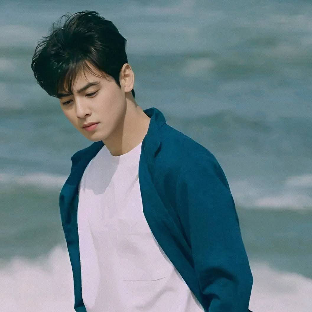 Recent activity shot of Eunwoo (ASTRO)