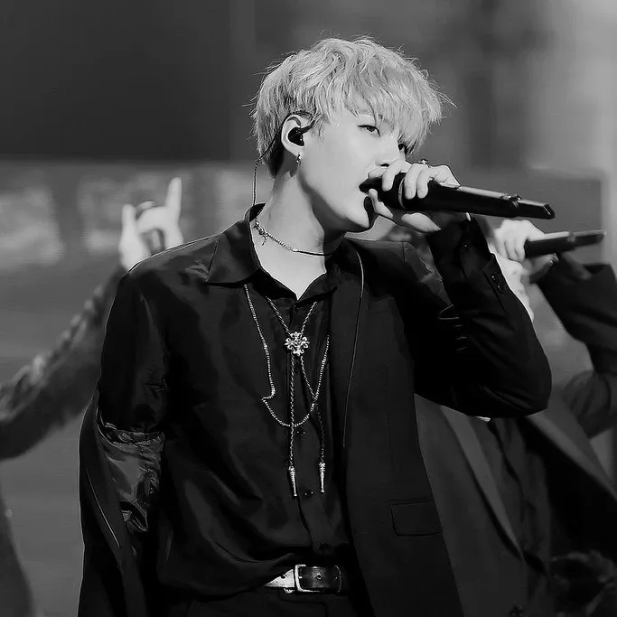 Latest photo of SUGA (BTS)