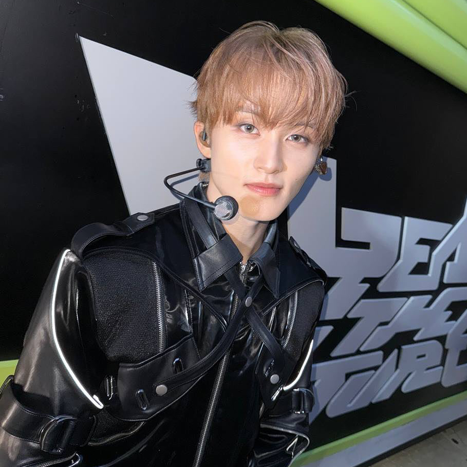 Behind-the-scenes cut of Mark (NCT 127, NCT DREAM)