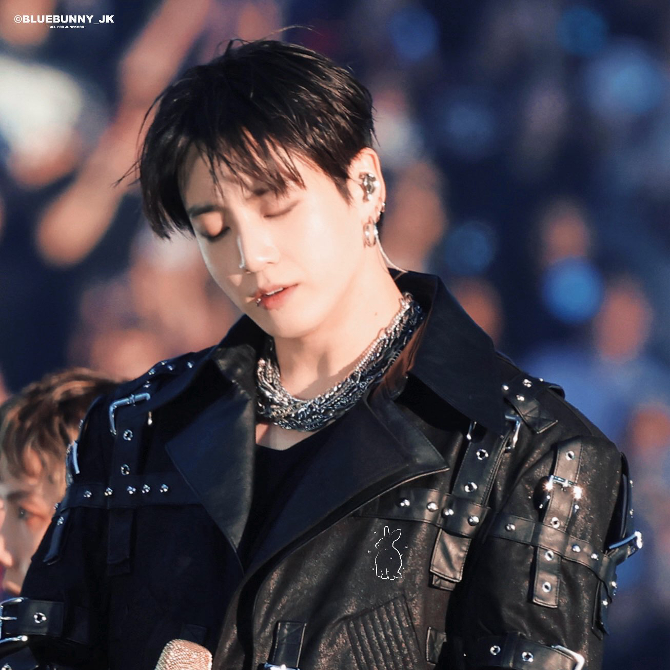 Foto aktivitas terbaru Jungkook (BTS)