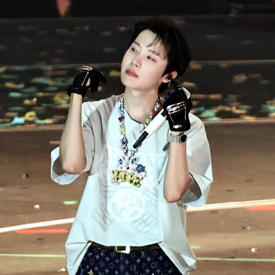 Behind-the-scenes cut of j-hope (BTS)