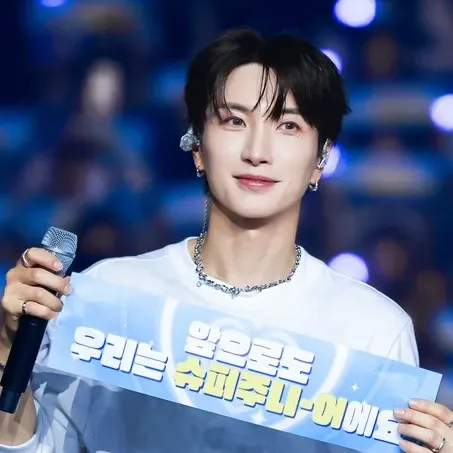 Behind-the-scenes cut of Leeteuk (Super Junior)