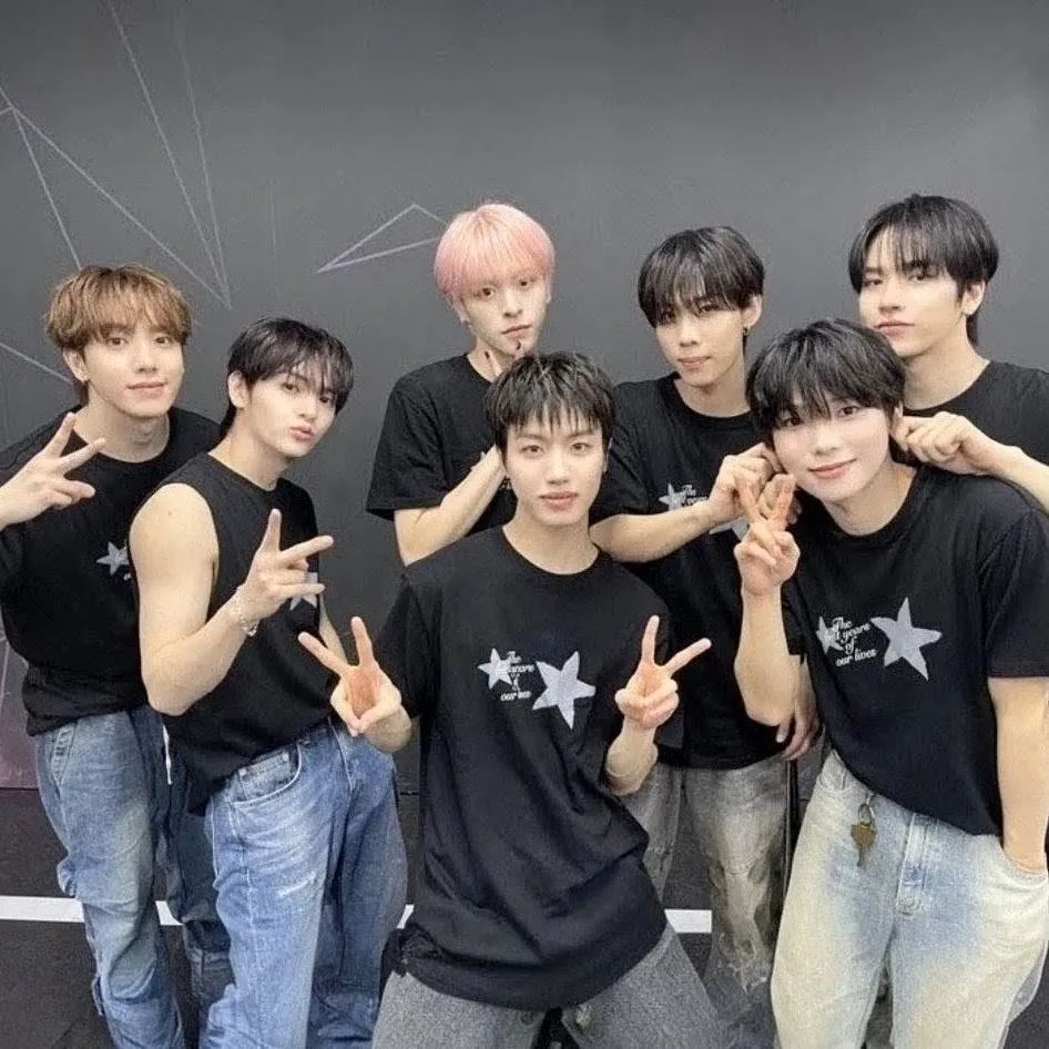 Behind-the-scenes cut of n.SSign