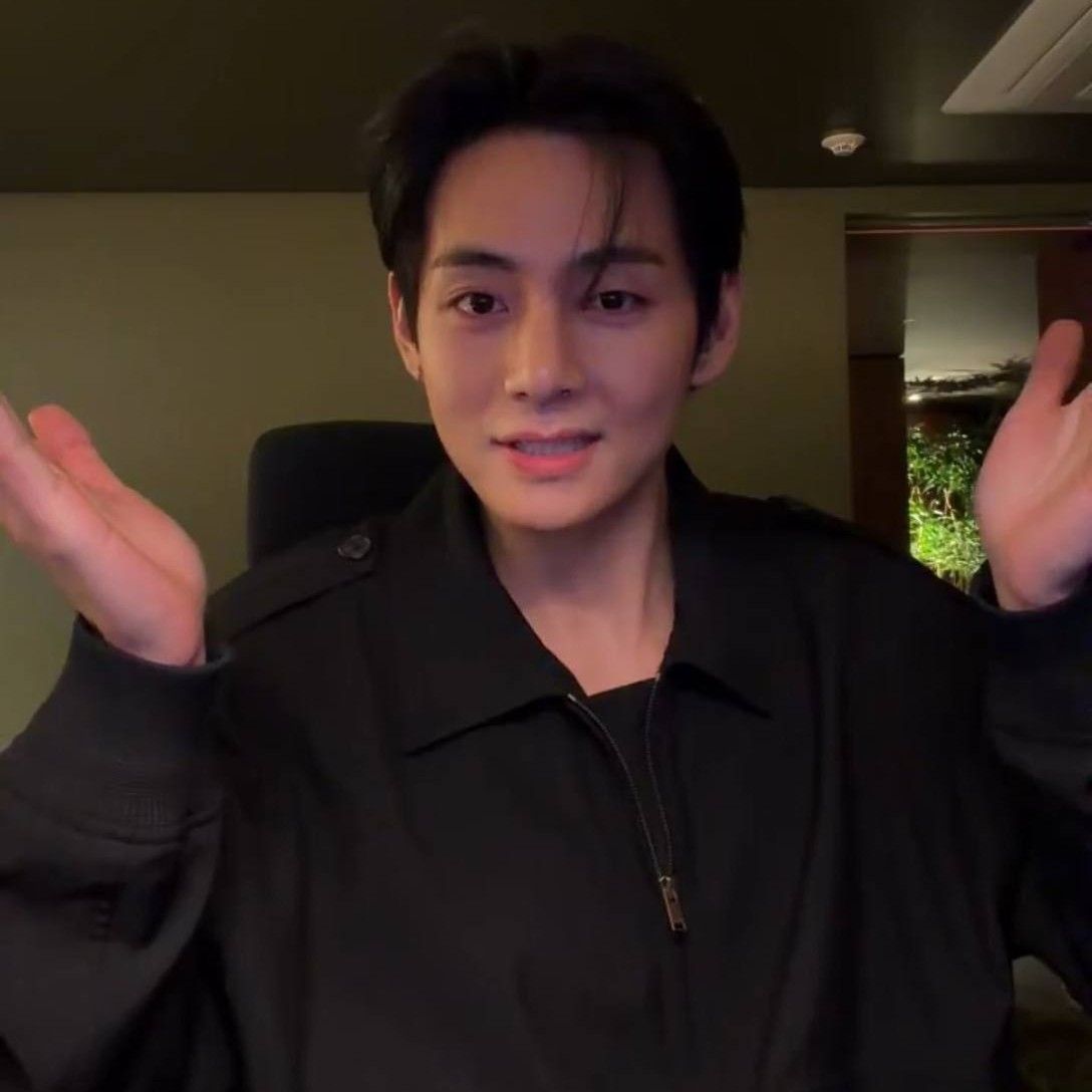 뷔 (방탄소년단)의 비하인드 컷