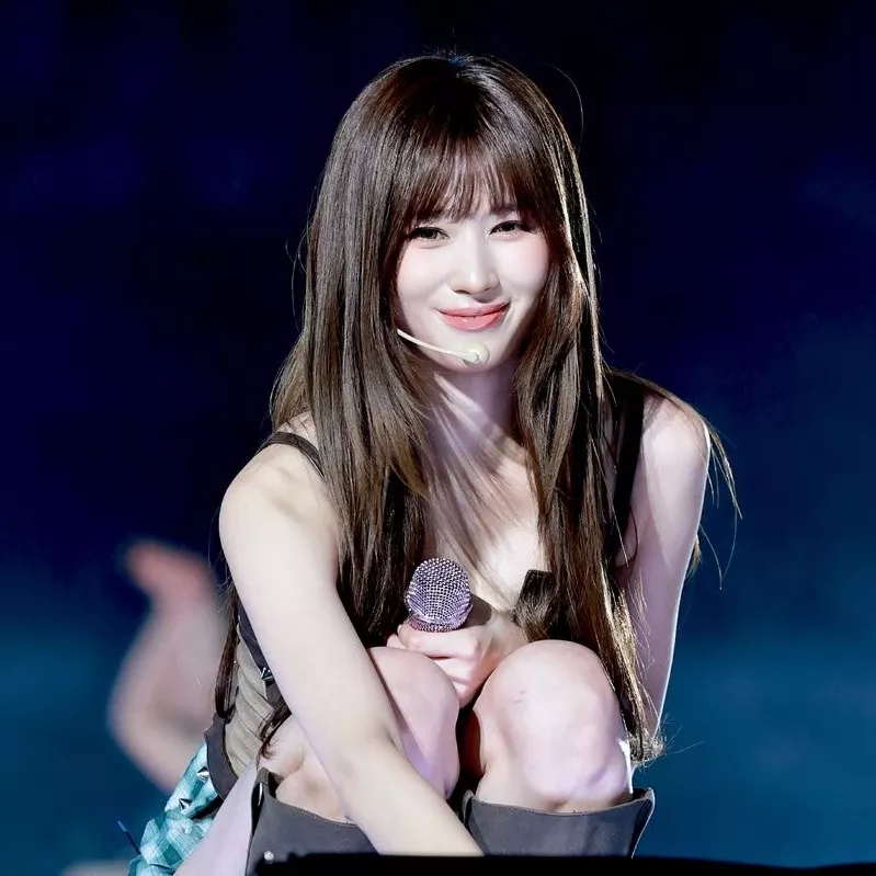 Potret di balik layar Sana (TWICE)