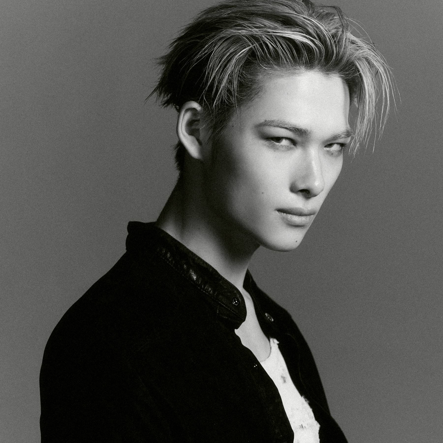 Foto terbaru NI-KI (ENHYPEN)