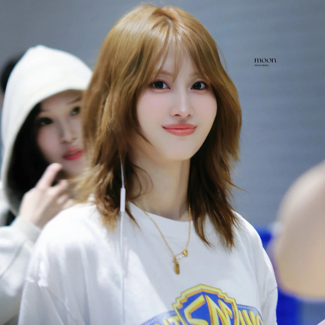 모모 (TWICE) 최근 활동샷