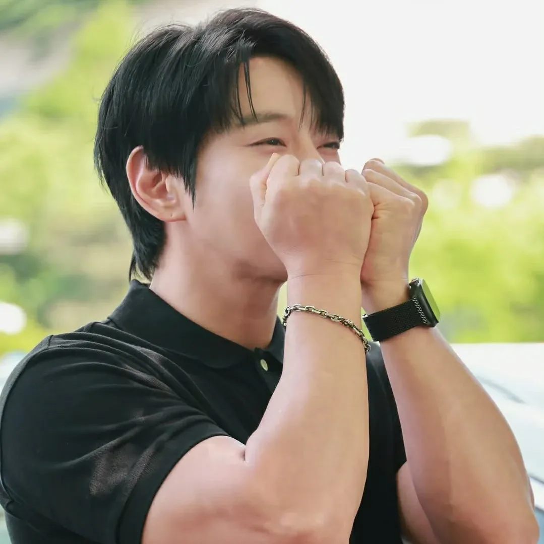 Recent activity shot of Hwang Chiyeol
