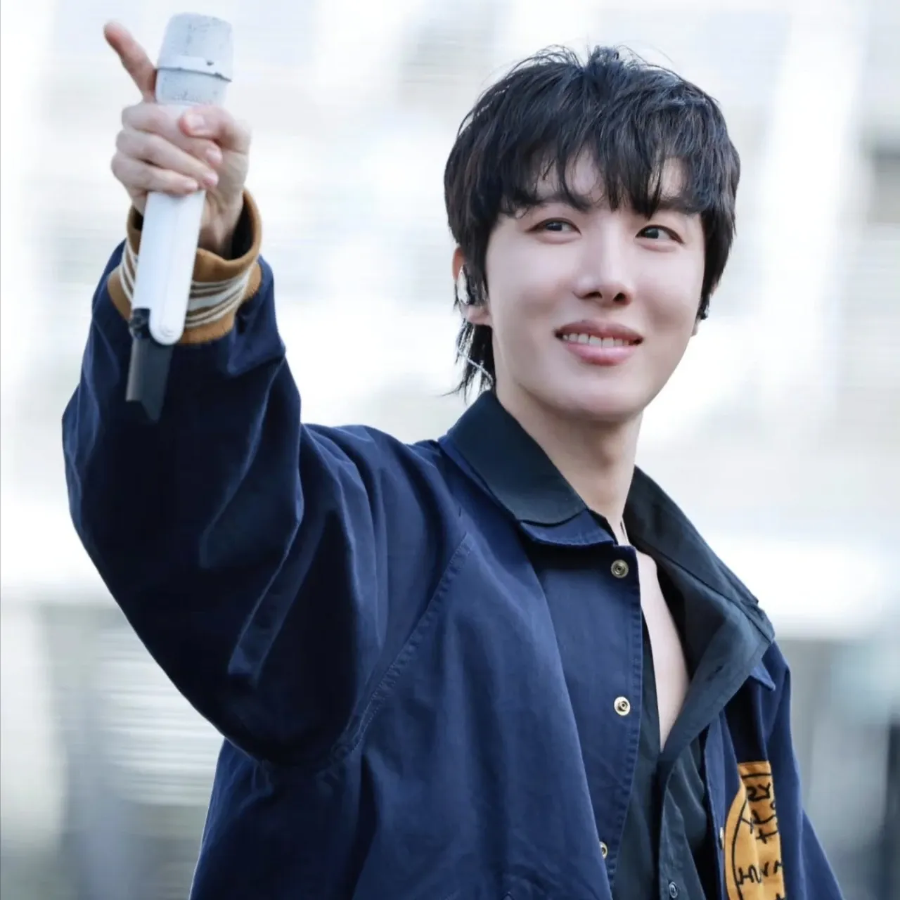 Momen yang diabadikan oleh penggemar j-hope (BTS)