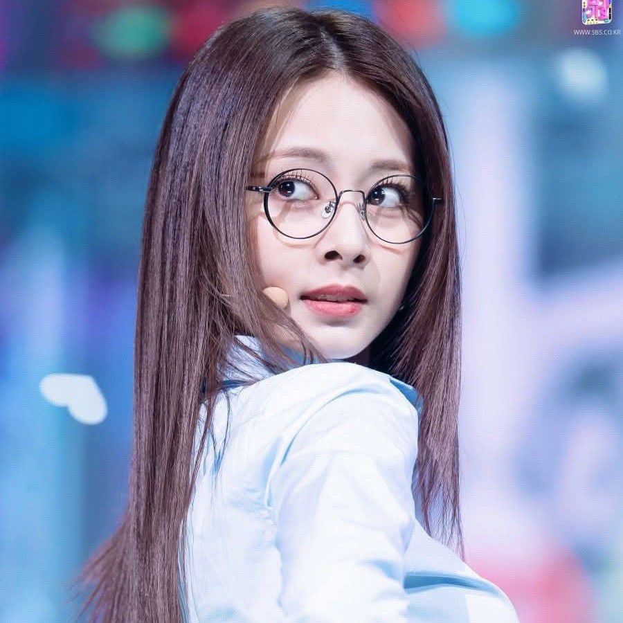 Lisa (BLACKPINK)的最新照片