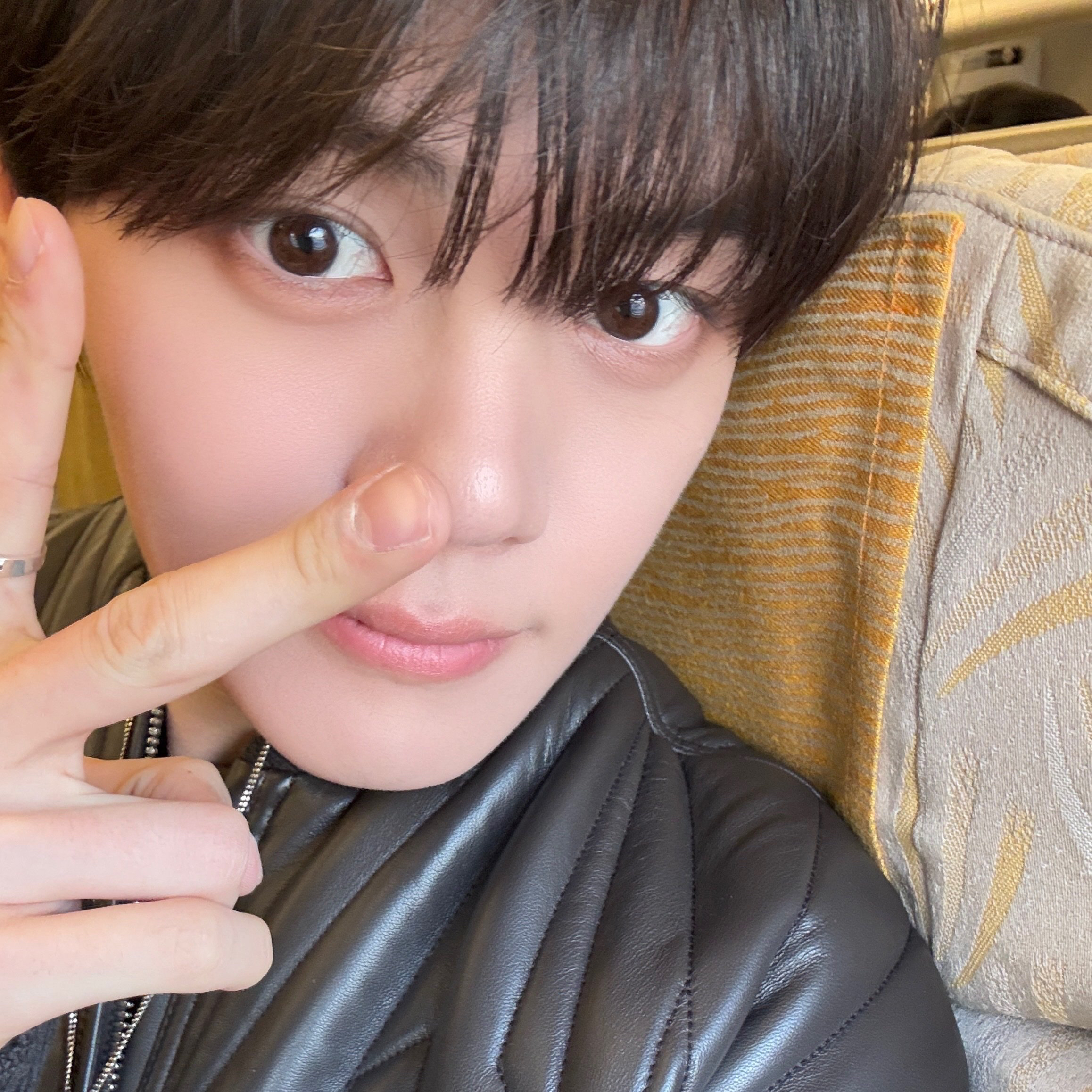 Behind-the-scenes cut of Kim Gyuvin (ZEROBASEONE)